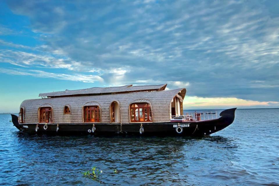 Aqua Jumbo Houseboats Hotel Kumarakom Eksteriør billede