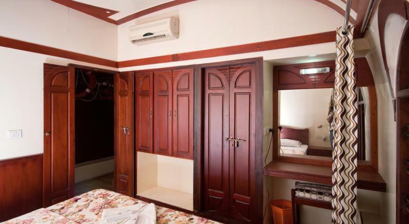 Aqua Jumbo Houseboats Hotel Kumarakom Eksteriør billede