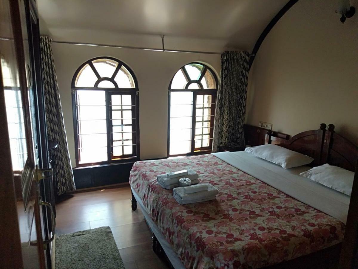 Aqua Jumbo Houseboats Hotel Kumarakom Eksteriør billede